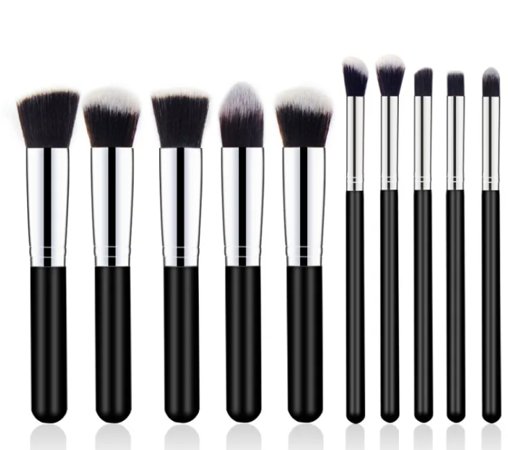 LumiQ Elegante Set de Brochas de Maquillaje con Mango de Madera
